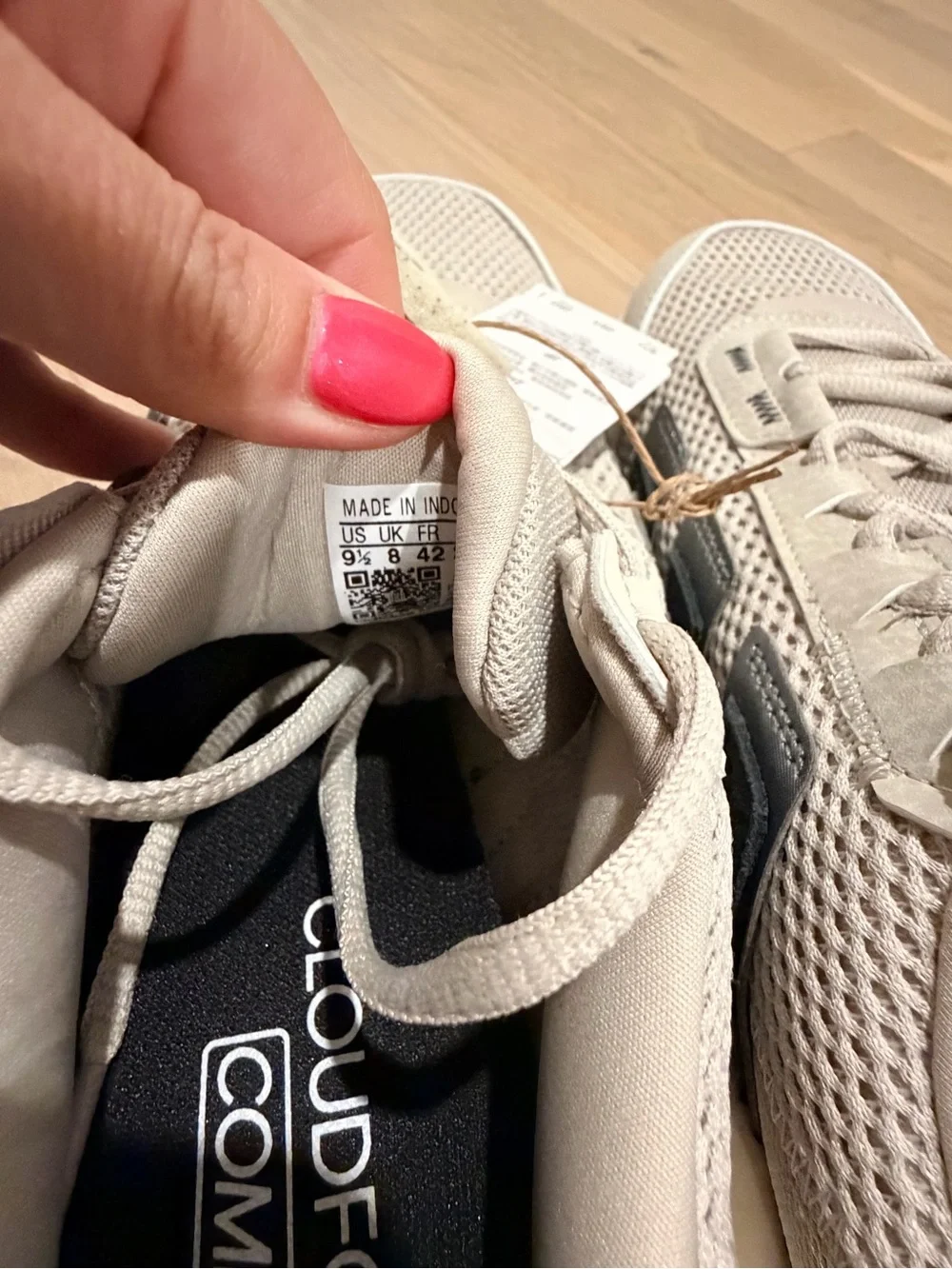 9.5M - Adidas Men’s Astrastar Light Gray Mesh Casual Sneakers with cloudfoam!!